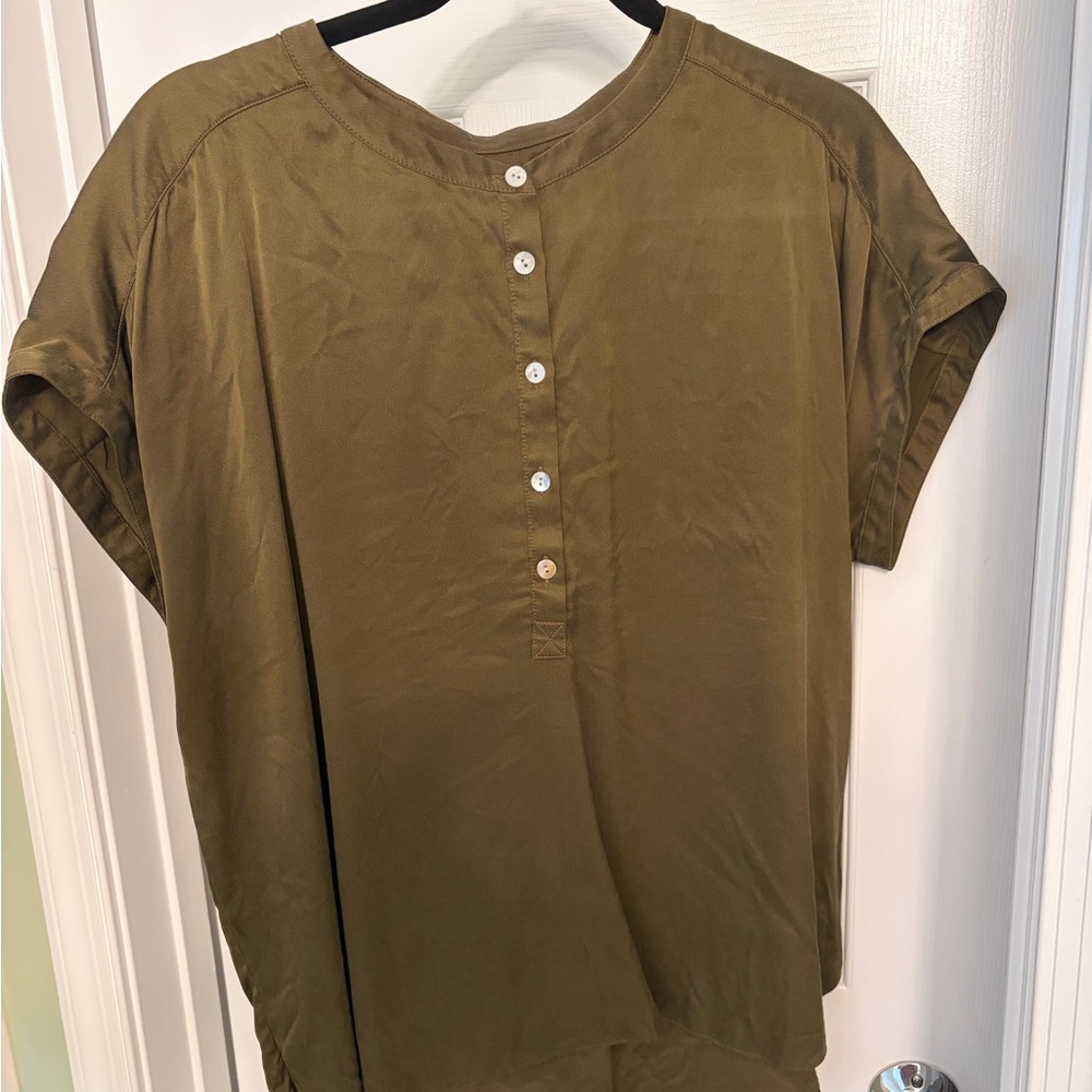 Faherty Olive Button-Front Short Sleeve Top